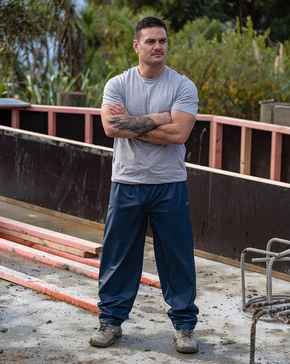 Shelter Pant in Navy